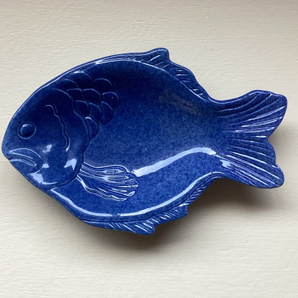 Williams-Sonoma Blue Fish-Shaped Ceramic 6”x9” Dish